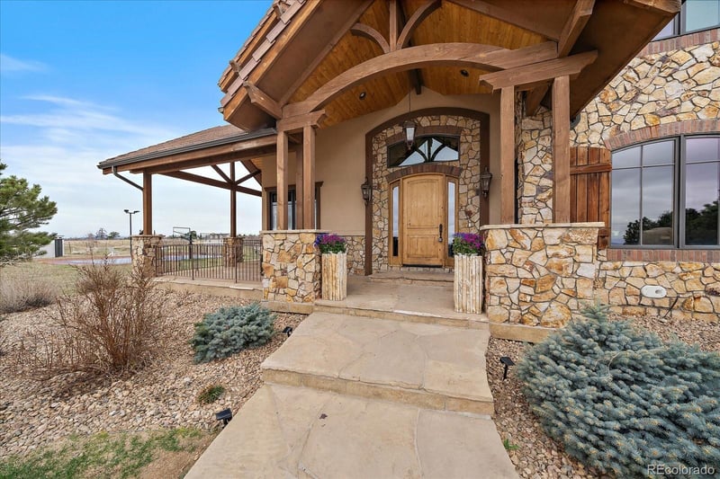 7663 Buffalo Trl, Castle Pines, CO 80108