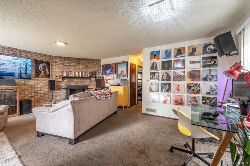 1424 Centennial Dr, Longmont, CO 80501