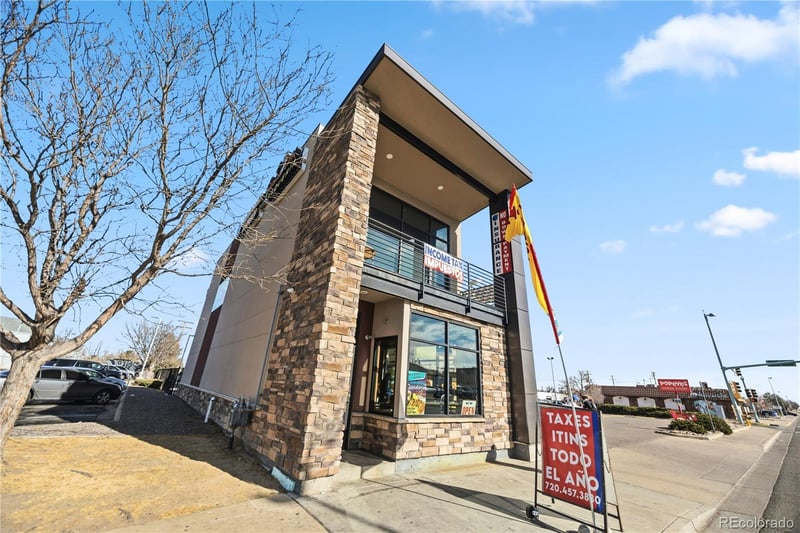 11075 Colfax Ave, Aurora, CO 80010