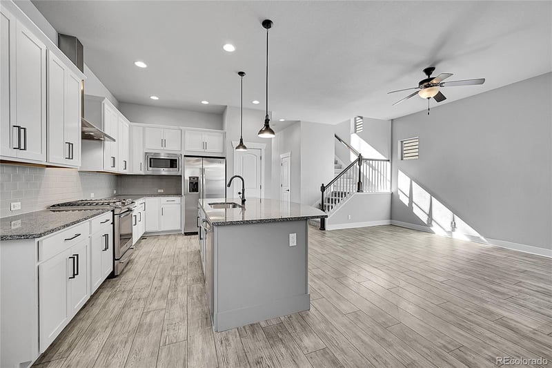 10539 E 25th Dr, Aurora, CO 80010