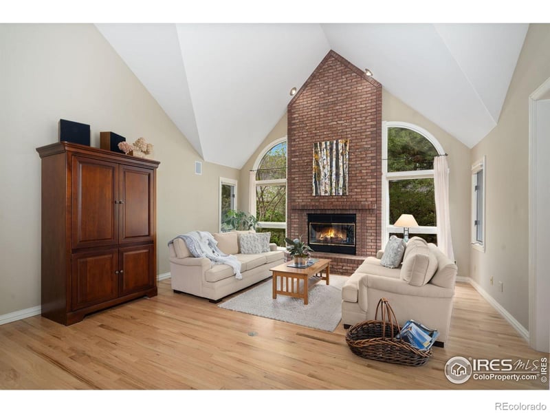 5226 Fox Hills Dr, Fort Collins, CO 80526