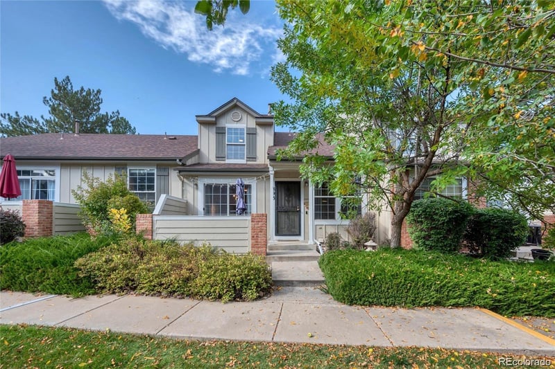 893 Evanston Cir, Aurora, CO 80012