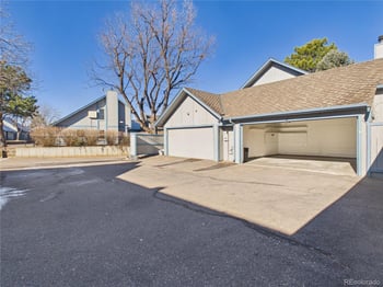 2490 Worchester Ct #B, Aurora, CO 80014