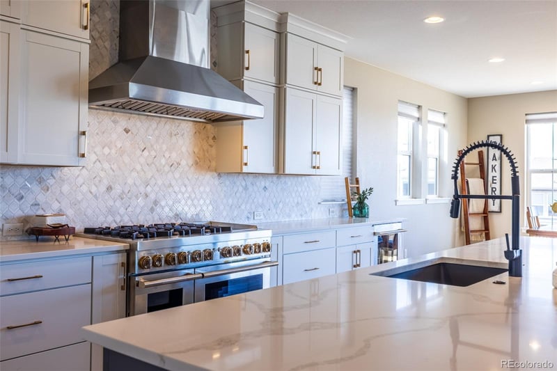 6955 Sunstrand Ct, Castle Pines, CO 80108