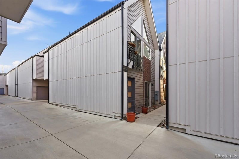 3411 Albion St #4-1, Denver, CO 80207