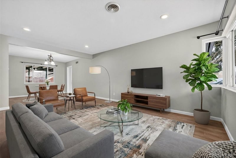 901 Racine St, Aurora, CO 80011