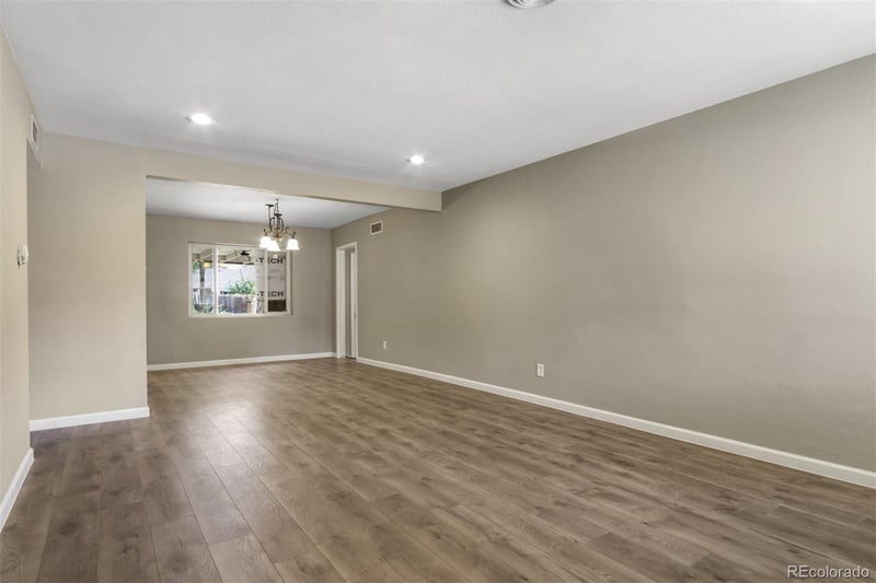 901 Racine St, Aurora, CO 80011