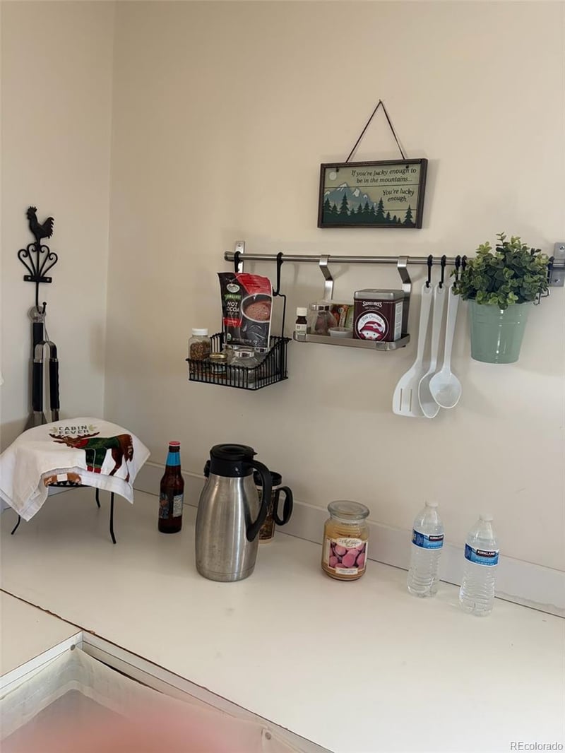 1686 Cimarron Dr, Hartsel, CO 80449