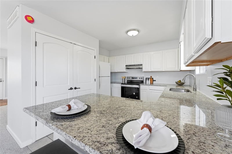 551 Crestline Cir #9D2, Littleton, CO 80120