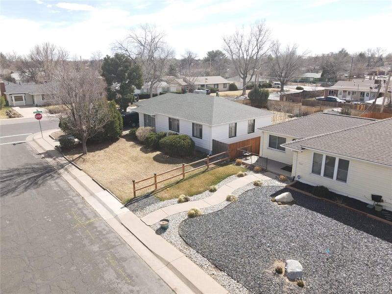 10090 Lowry Pl, Aurora, CO 80010
