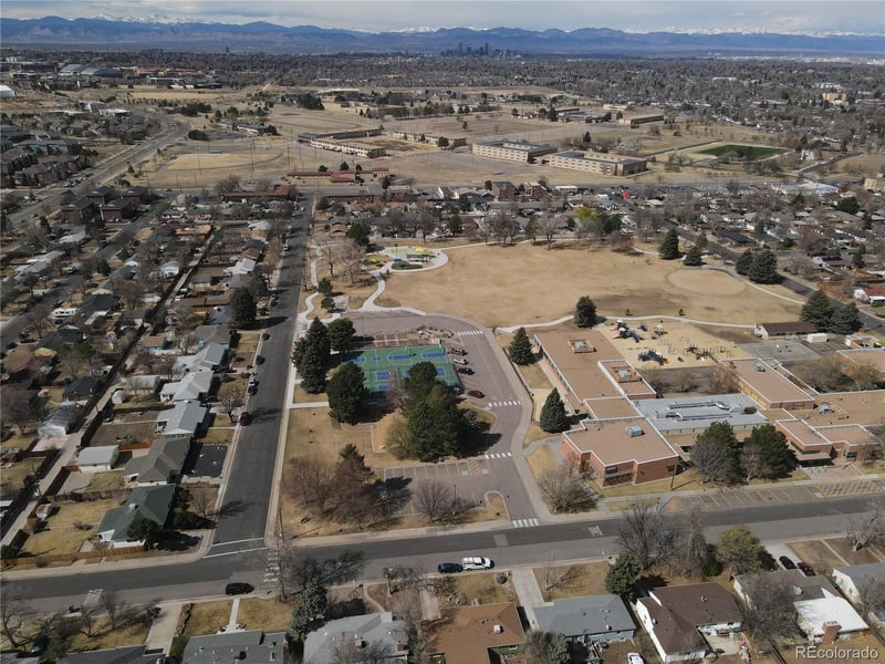 10090 Lowry Pl, Aurora, CO 80010