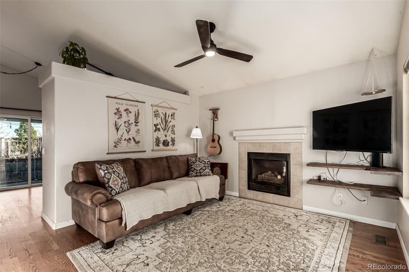 9712 Queenscliffe Dr, Highlands Ranch, CO 80130