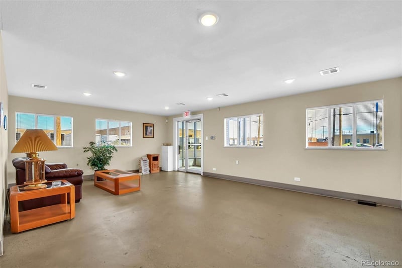 4995 Monaco St, Commerce, CO 80022