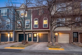 922 Paris Ct, Aurora, CO 80012