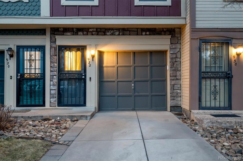 922 Paris Ct, Aurora, CO 80012