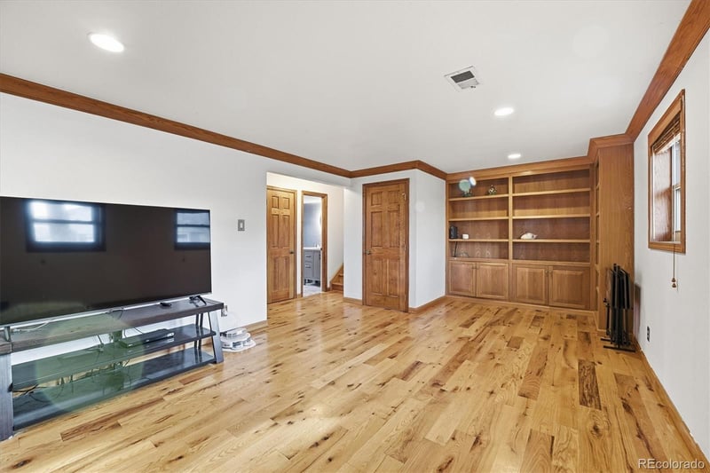 412 Devinney St, Lakewood, CO 80228