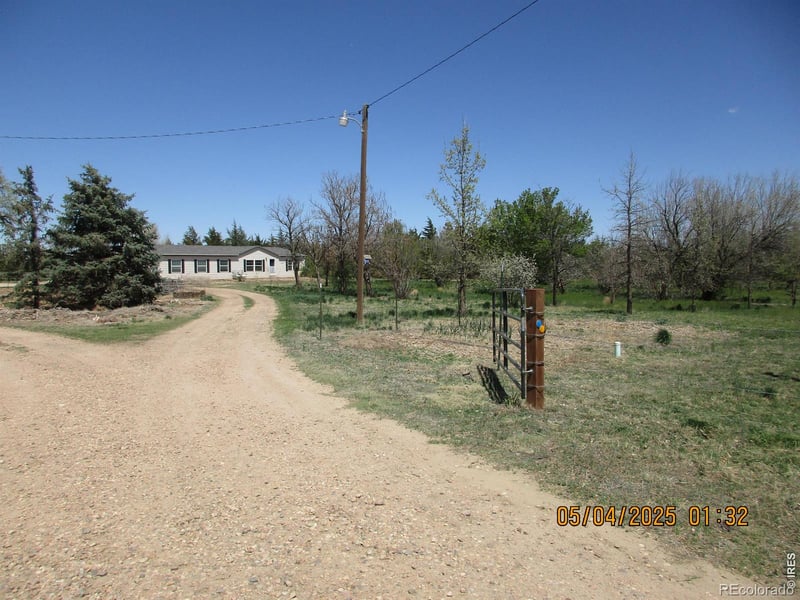9021 County Road U 5, Weldona, CO 80653