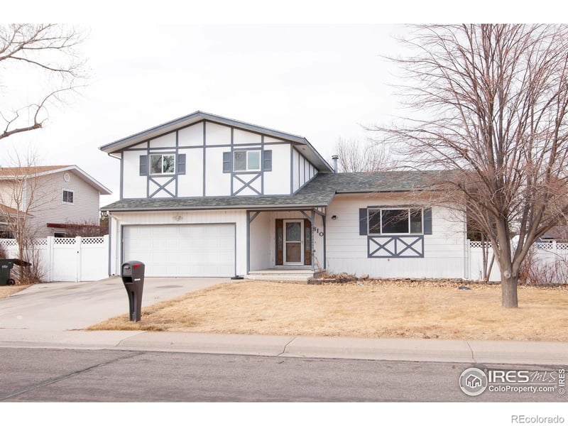 810 Holly Dr, Sterling, CO 80751