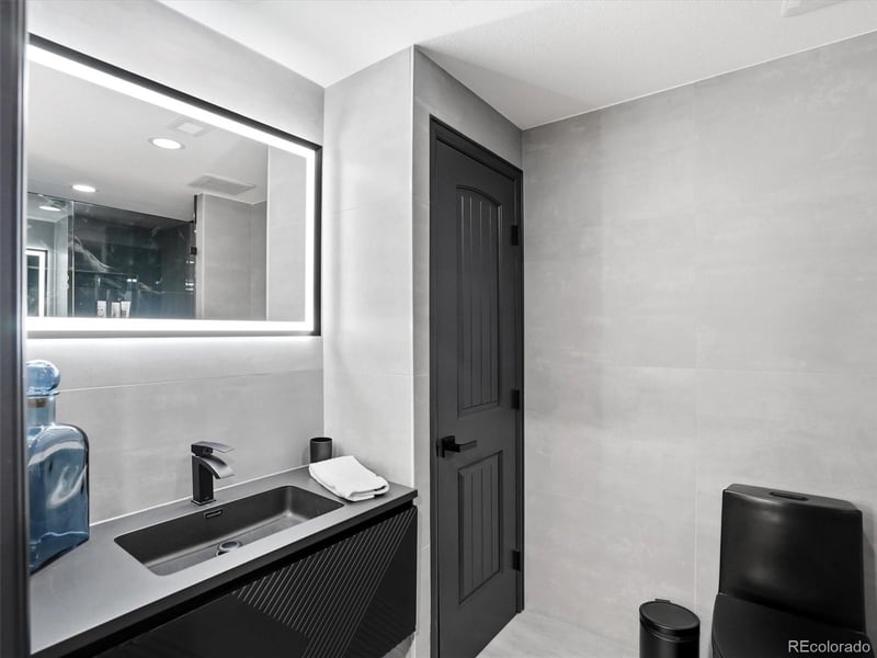 15461 Village Cir, Commerce City, CO 80603