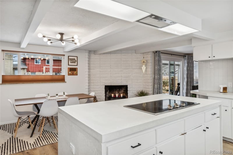 330 Pierce St, Lakewood, CO 80226