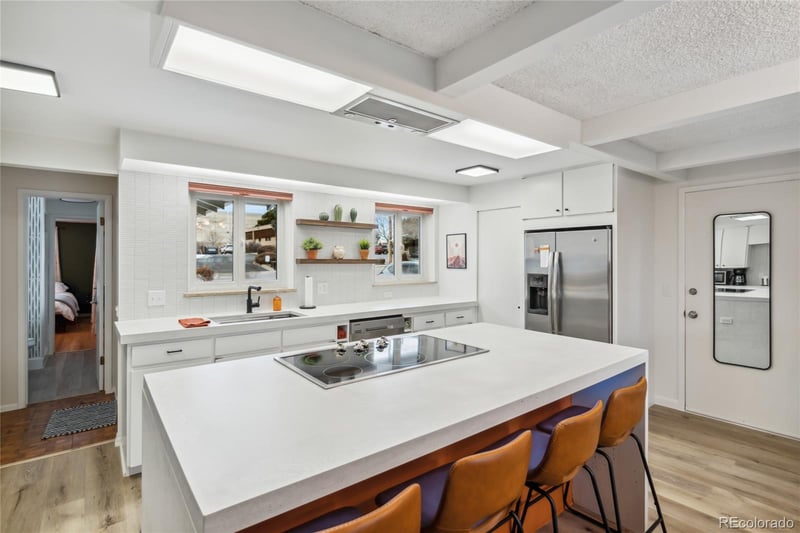 330 Pierce St, Lakewood, CO 80226