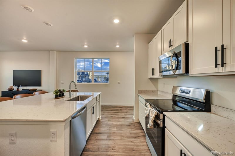 9048 Bondcliff Ln, Parker, CO 80134