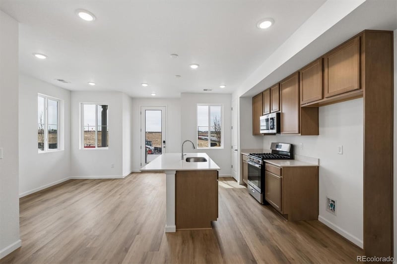 21361 67th Ave, Aurora, CO 80019