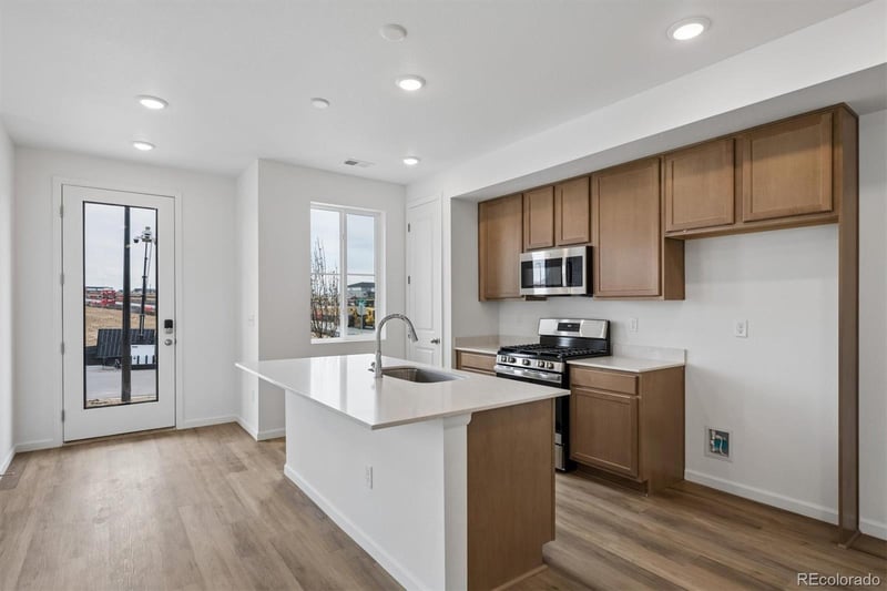 21361 67th Ave, Aurora, CO 80019