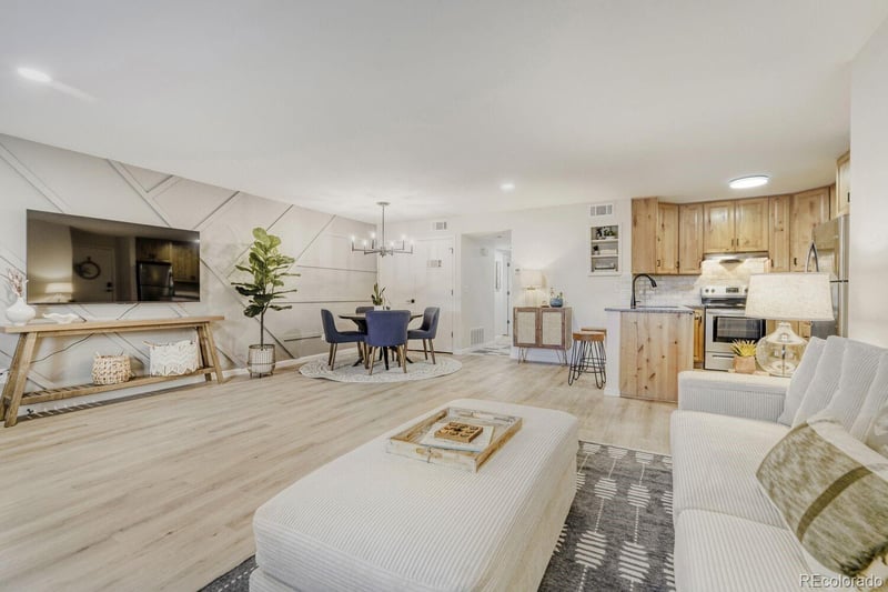 697 Canyon Dr, Castle Rock, CO 80104