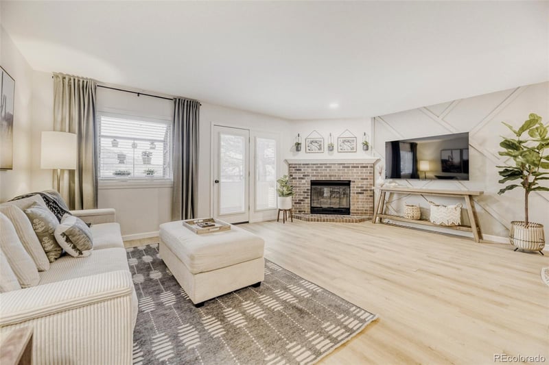 697 Canyon Dr, Castle Rock, CO 80104