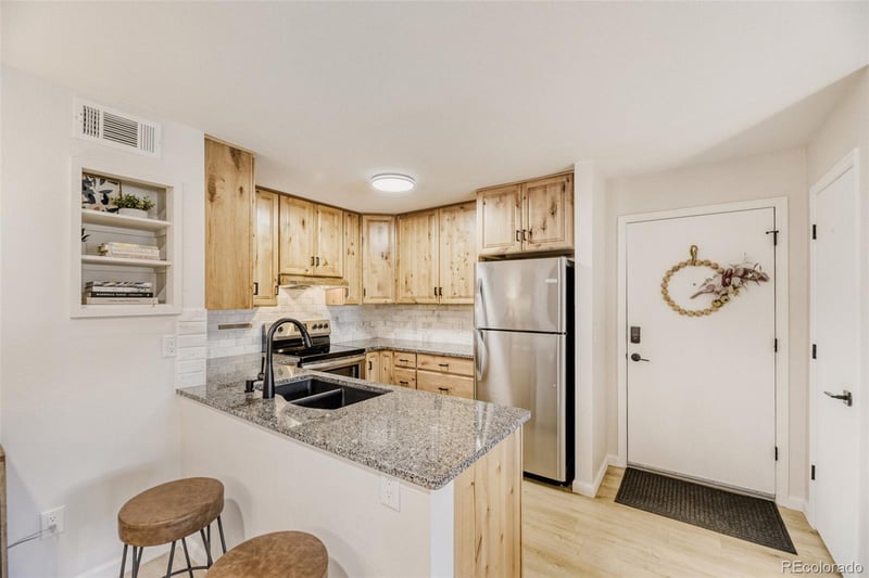 697 Canyon Dr, Castle Rock, CO 80104