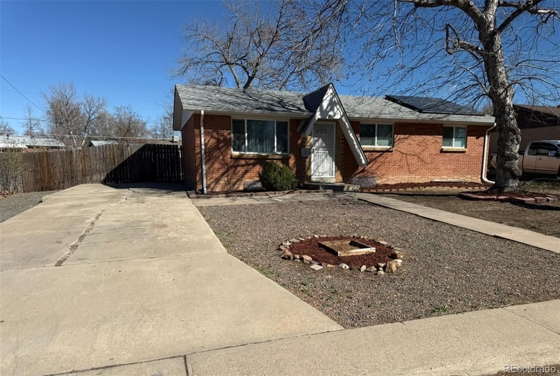 378 Racine St, Aurora, CO 80012