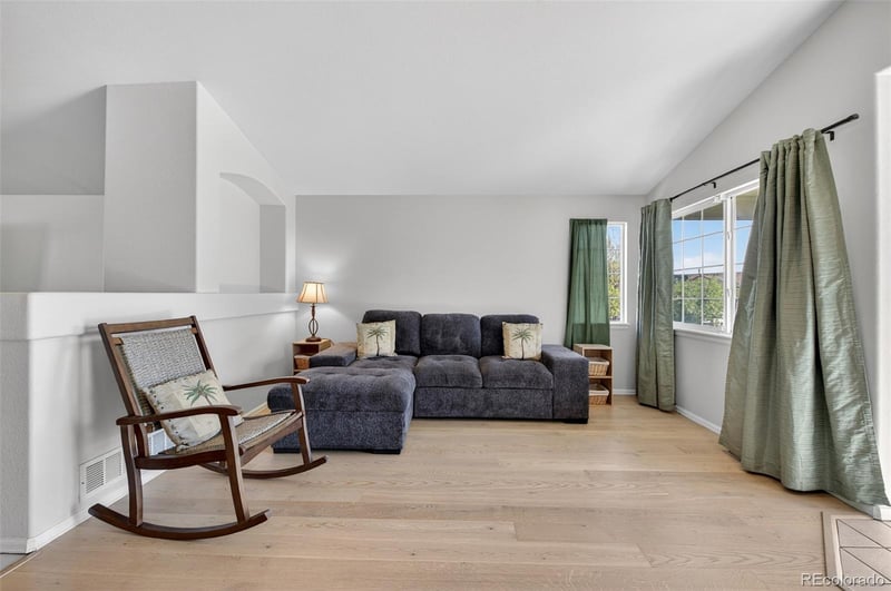 9457 Steele Dr, Thornton, CO 80229