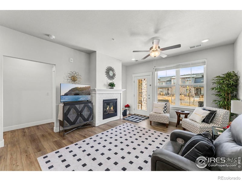 235 High Point Dr #102, Longmont, CO 80504