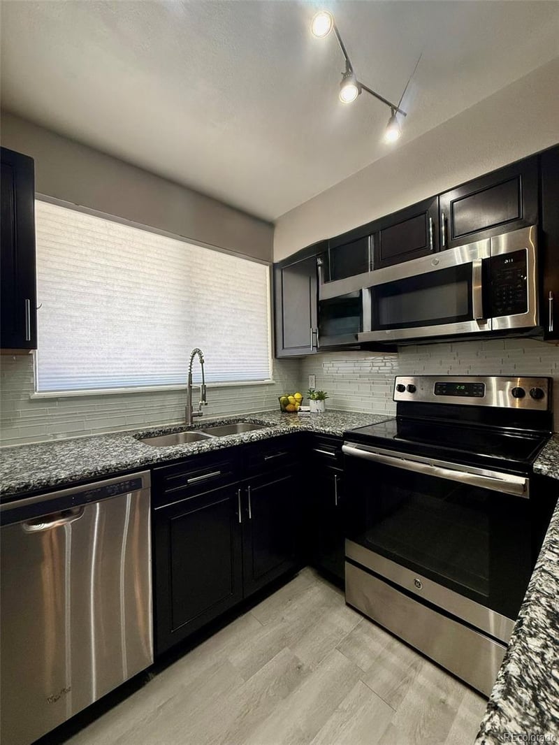 44 Nome St, Aurora, CO 80012