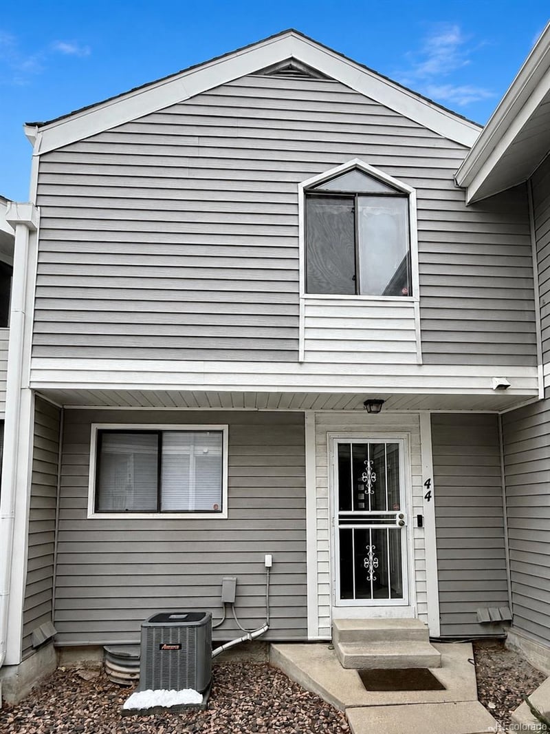 44 Nome St, Aurora, CO 80012