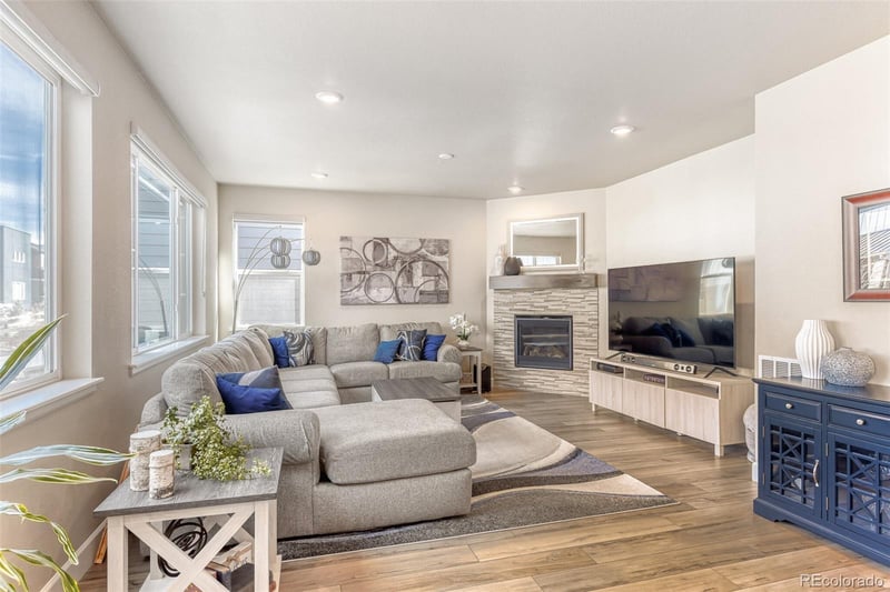 9857 Rosalee Peak St, Littleton, CO 80125