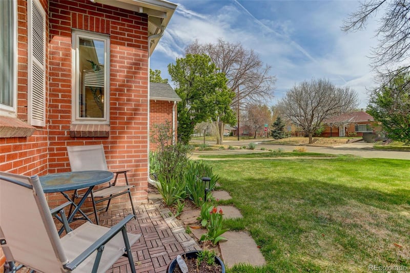 1381 Newport St, Denver, CO 80220