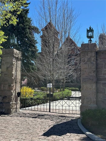 1381 Newport St, Denver, CO 80220