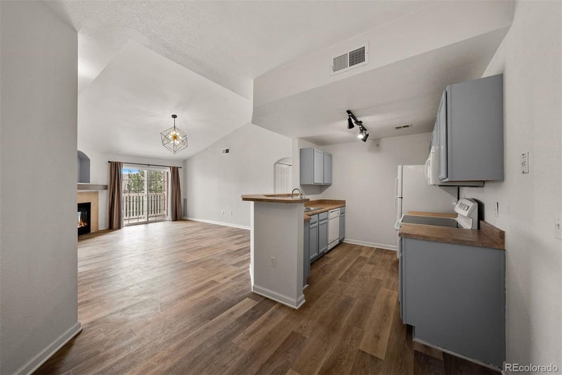 7440 Blackhawk St #306, Englewood, CO 80112