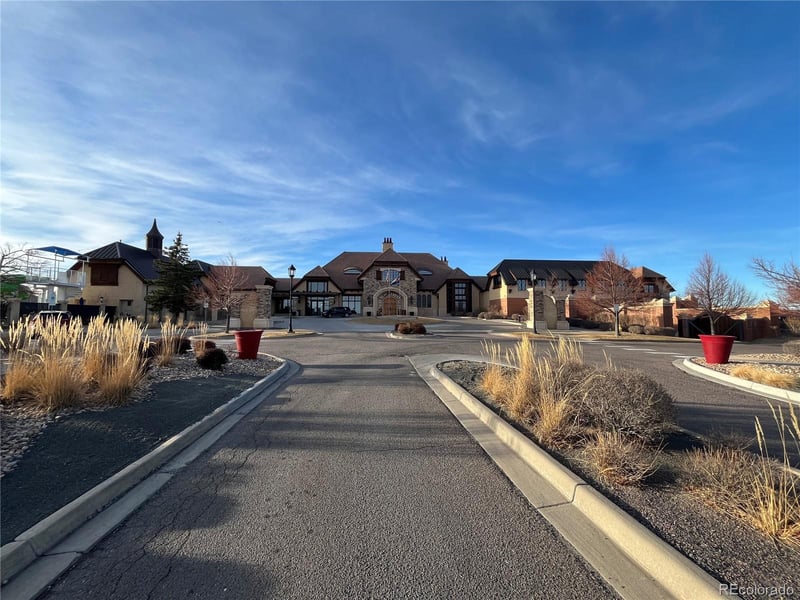 27105 Long Pl, Aurora, CO 80016