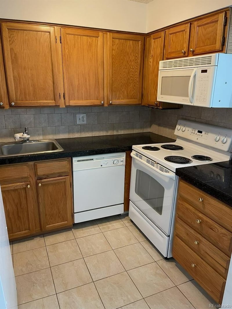 11901 Harvard Ave #203, Aurora, CO 80014