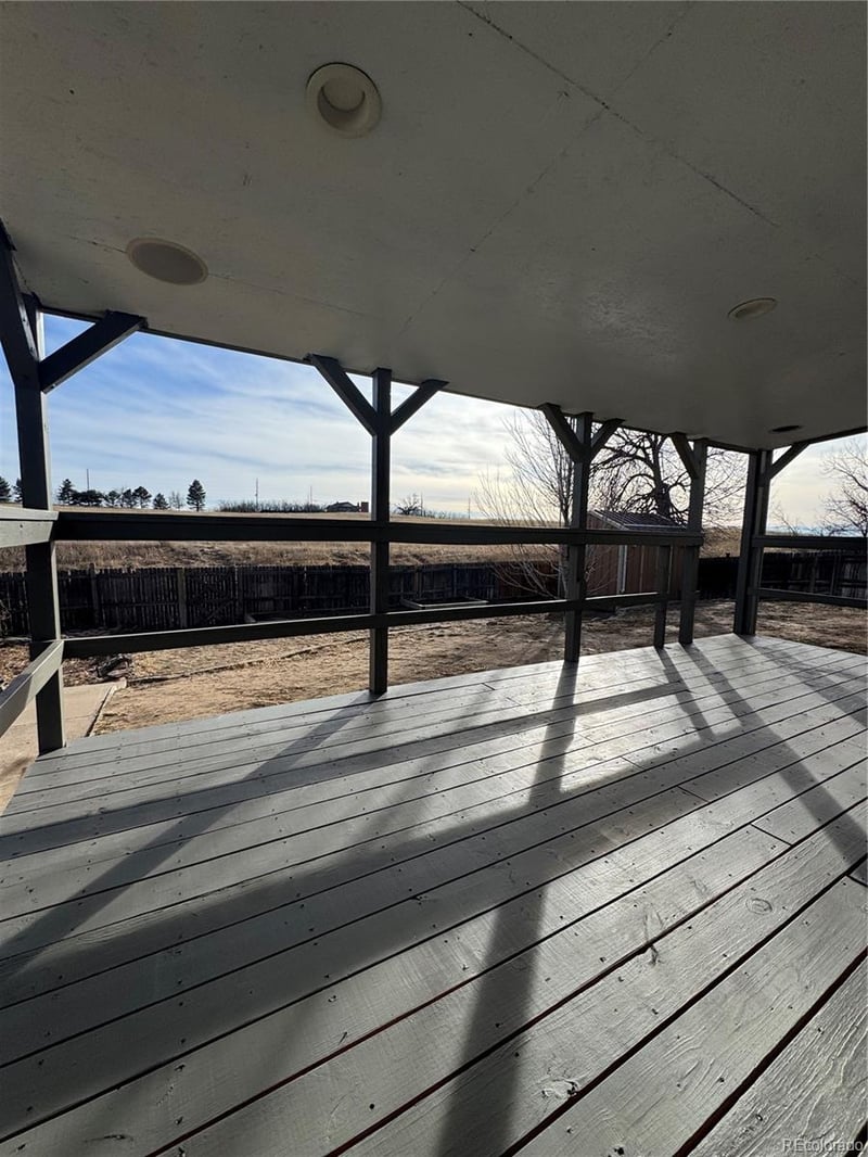 19682 Batavia Dr, Aurora, CO 80011