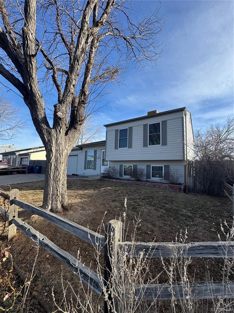 19682 Batavia Dr, Aurora, CO 80011