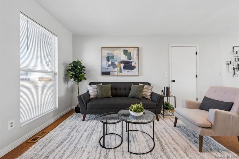 19682 Batavia Dr, Aurora, CO 80011