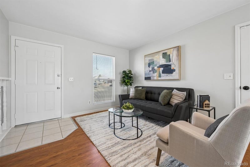 19682 Batavia Dr, Aurora, CO 80011