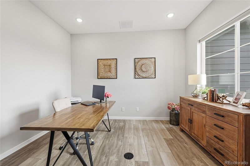 8708 Quatar St, Aurora, CO 80016