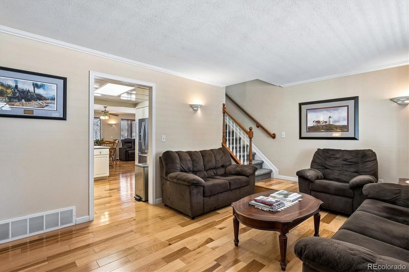 16464 Bates Dr, Aurora, CO 80013