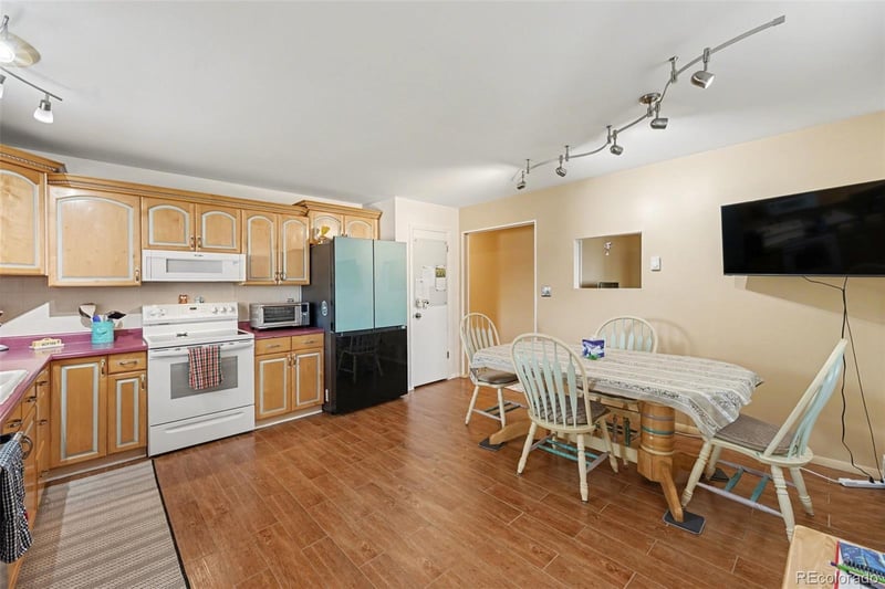 1118 Mobile St, Aurora, CO 80011