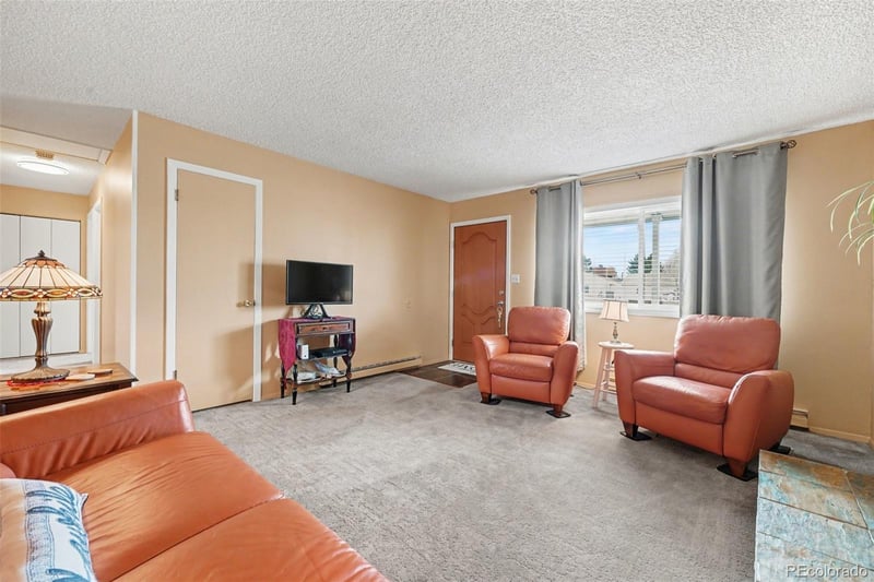 1118 Mobile St, Aurora, CO 80011